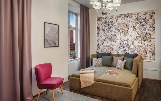 4 Arts Suites