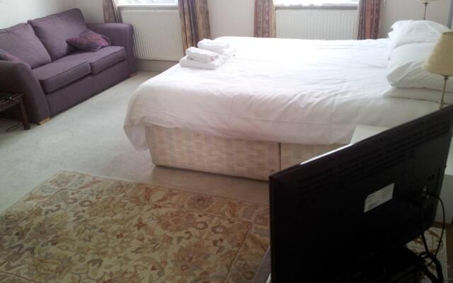 Kensington Court ApartHotel