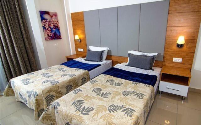 Crystal Towers Deluxe Apart