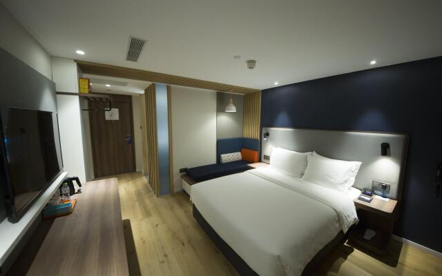 Holiday Inn Express Sanya Bay by IHG