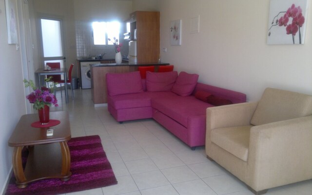 Nina's House Limassol Star