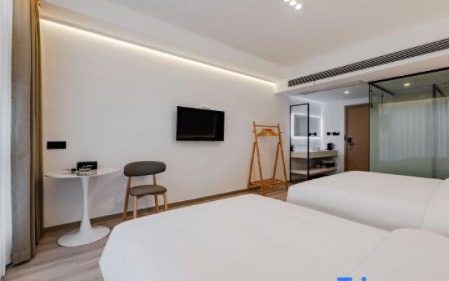 This Youshan Homestay (Huangshan South Gate Transfer Center)