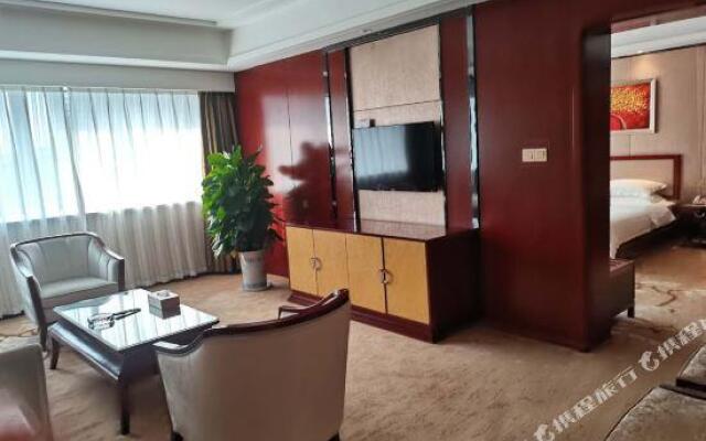 Vienna Classic Hotel (Huangshi Baiguanlou Store)