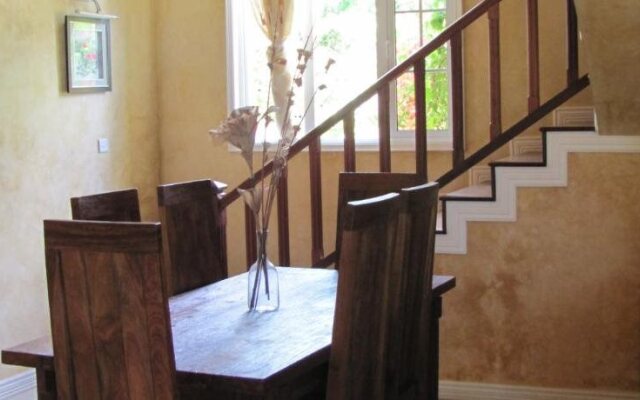 Villa Dorado