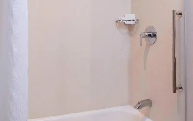 Fairfield Inn & Suites Columbus, IN