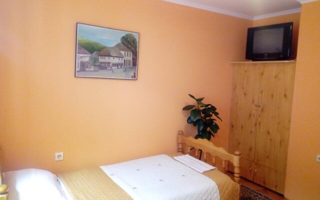 Hotel 24 Jul
