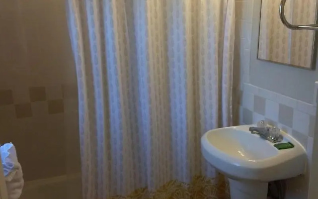 The Lodge At West River