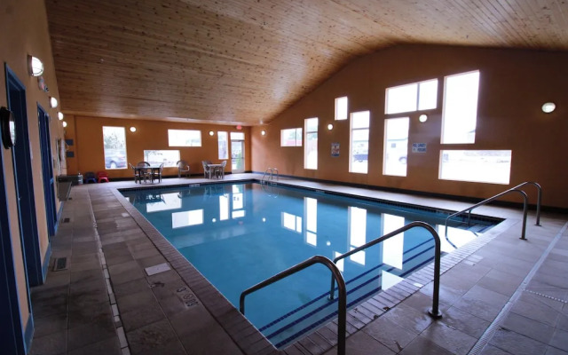 Canby Inn And Suites