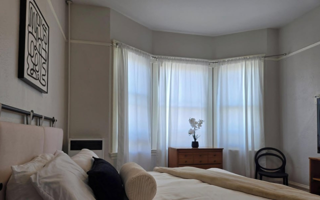 Gorgeous 3 Bedroom In Downtown