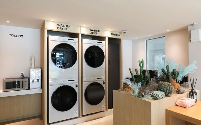 Browndot Airport New Town