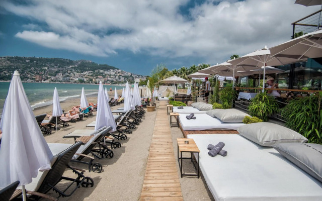 Sun Hotel by En Vie Beach - Adults Only