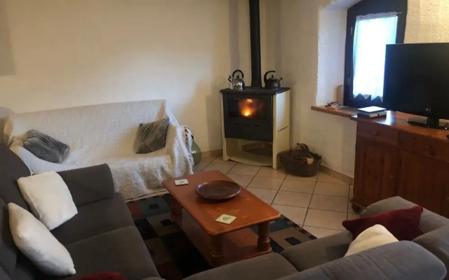 Malarz Alps Apartment by holidayngo