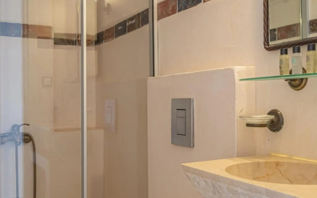 Pandora Suites