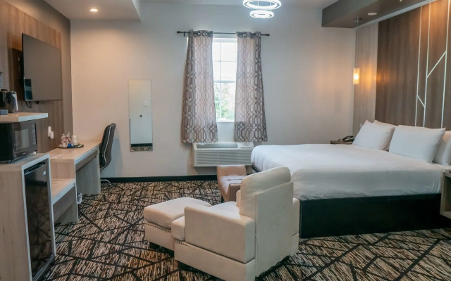Comfeeni Inn and Suites