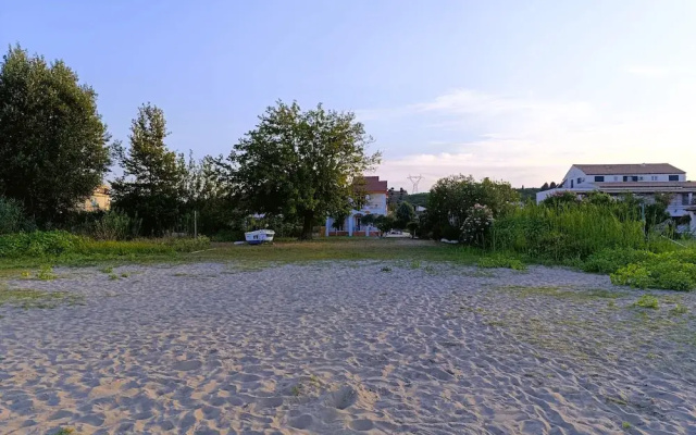 Ever Green Beach Apartments