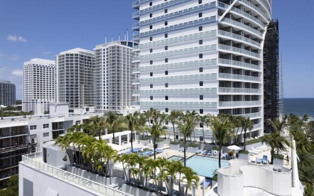 Sapphire Suite Beachfront, Gym + Pool!