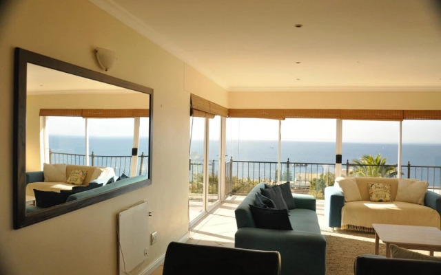 Blueline Guesthouse- FREE WiFi & PARKING