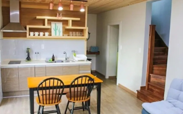 Jeju Suaegi House Pension