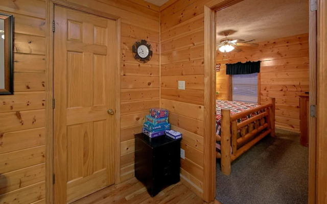 Sweet Mountain Laurel 403 - Four Bedroom Cabin