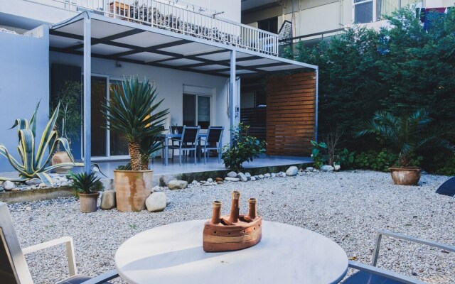 Stylish Garden Home - Holidays in Chania
