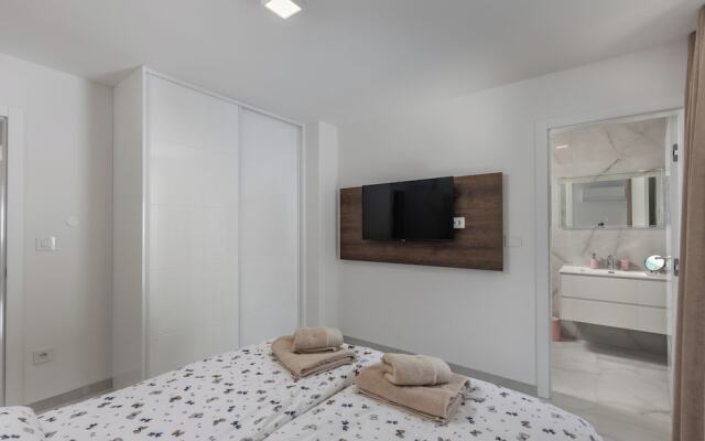 Pool Apartment Sunset With Sea View