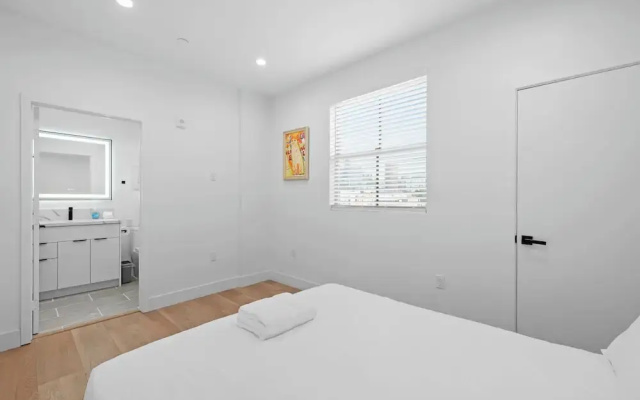 Not Affected by the Fire/modern 5BR Home With Full Amenities & Parking #2