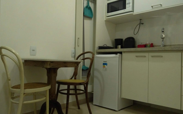 Apartamentos em Gomes Carneiro 84/Copanema