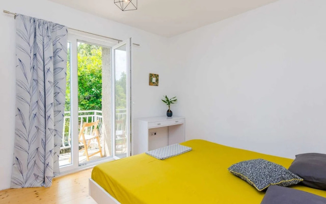 Apartment Konak - Two Bedroom Apartment With Balcony and Sea View