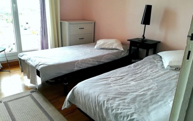 Modern Appart 75m2 - 2 rooms -parking