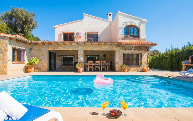 Villa Hugo 11 by Abahana Villas