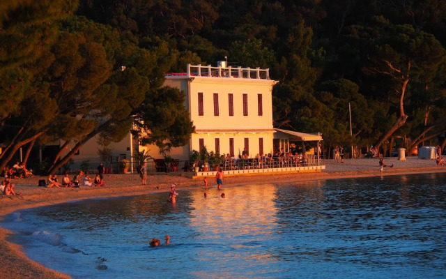 Beach rooms Riviera