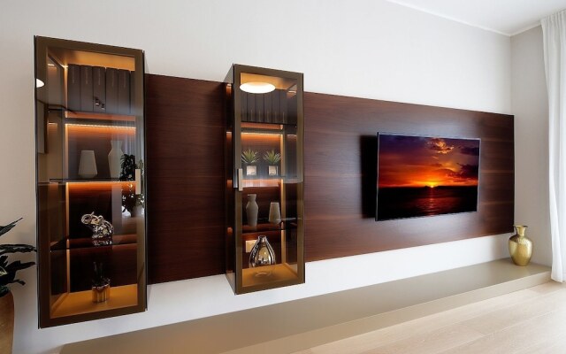 Stylish Apartment 100m from the Beach