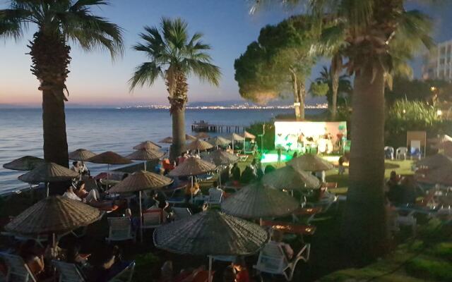 Bella Pino Beach Club Hotel