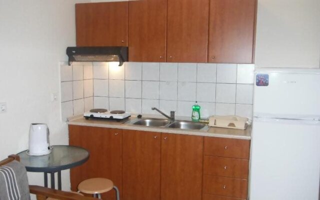 Dimitra's Apartments