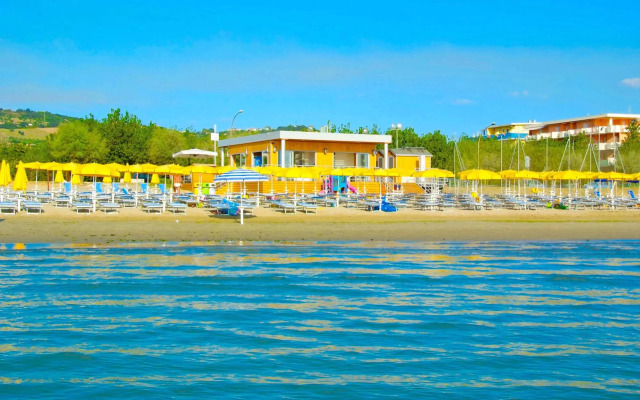 Hotel Holiday