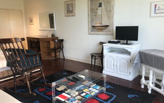 Rent4Rest Estoril Beachfront Apartments