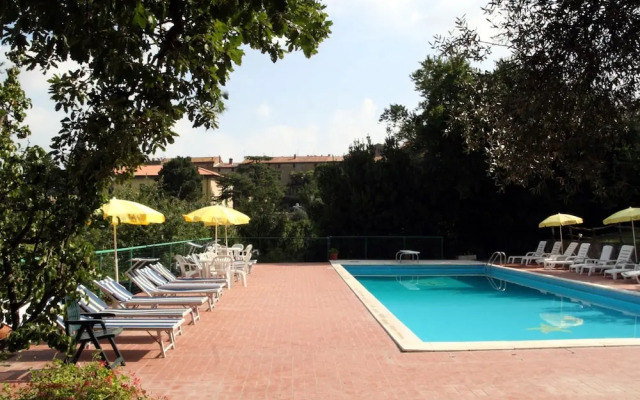 Belvilla by OYO Holiday Home in Pacaino With Pool