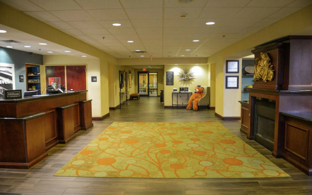 Hampton Inn & Suites-Knoxville/North I-75