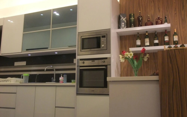 iBook 1 - Luxury Holiday Homestay