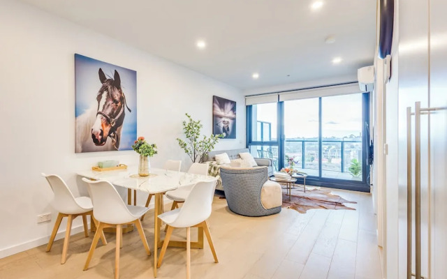 StayAU Cozy & Stylish 2BR in Box Hill
