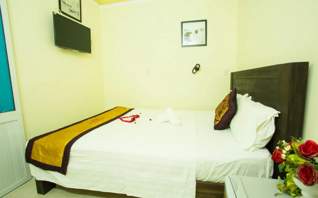 Riverside Pottery Village