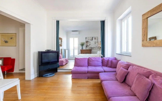 The Right Place 4u Mario de Fiori Apartment