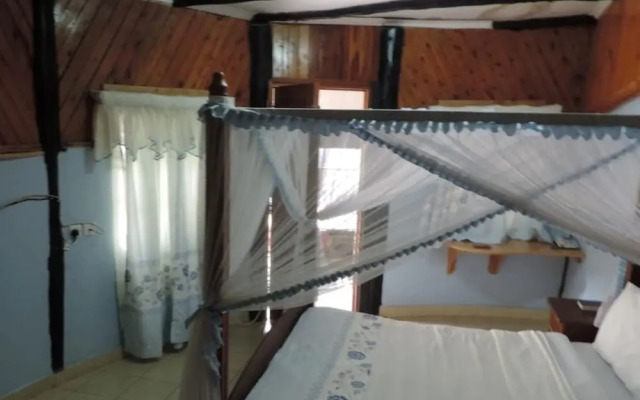 Lions Court Lodge