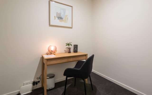 Spacious CBD Apt in the Heart of Melbourne
