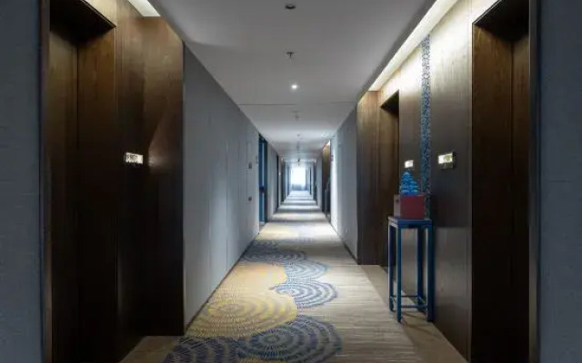 TILL BRIGHT Hotel (Changning Yizhong)
