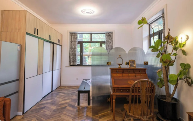 Book and Bed-Jingan Temple