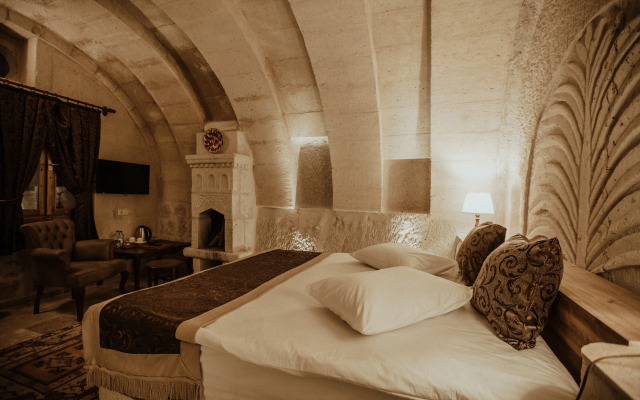 Kismet Cave Mansion
