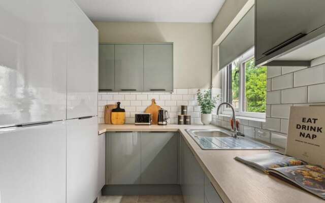 Stunning Very Large Studio in Coventry
