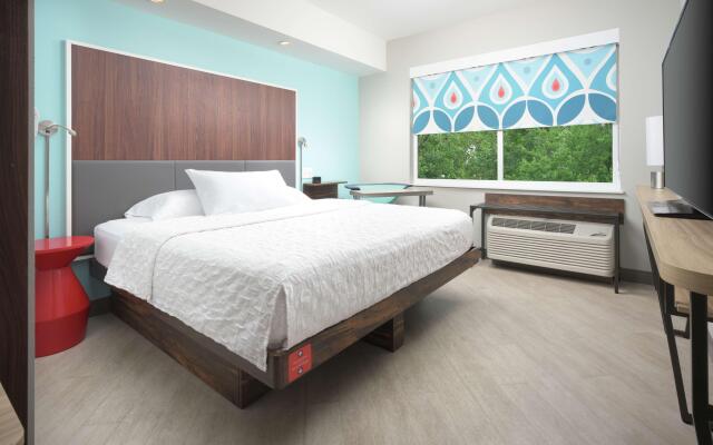 Tru by Hilton McDonough