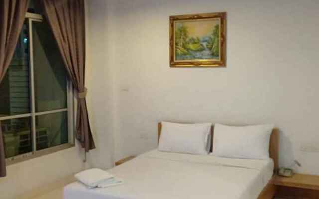 Sena House Paholyothin 30